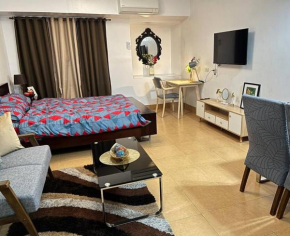 Spacious Condo in Q.C. w/ wifi,near SM North